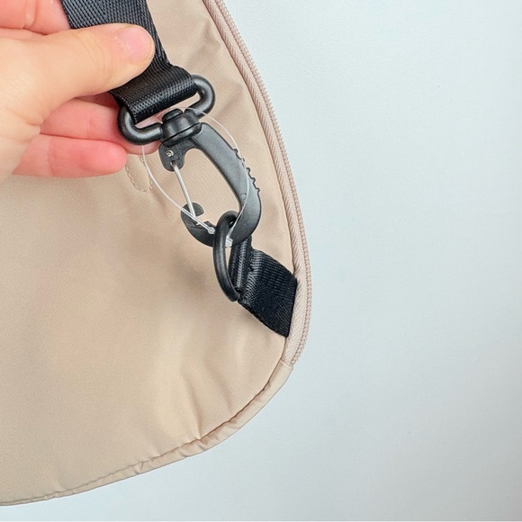 New PUMA EVERCAT Myriad Women’s Slingback Bag Beige Outdoor Sporty Casual NWT - Picture 8 of 8